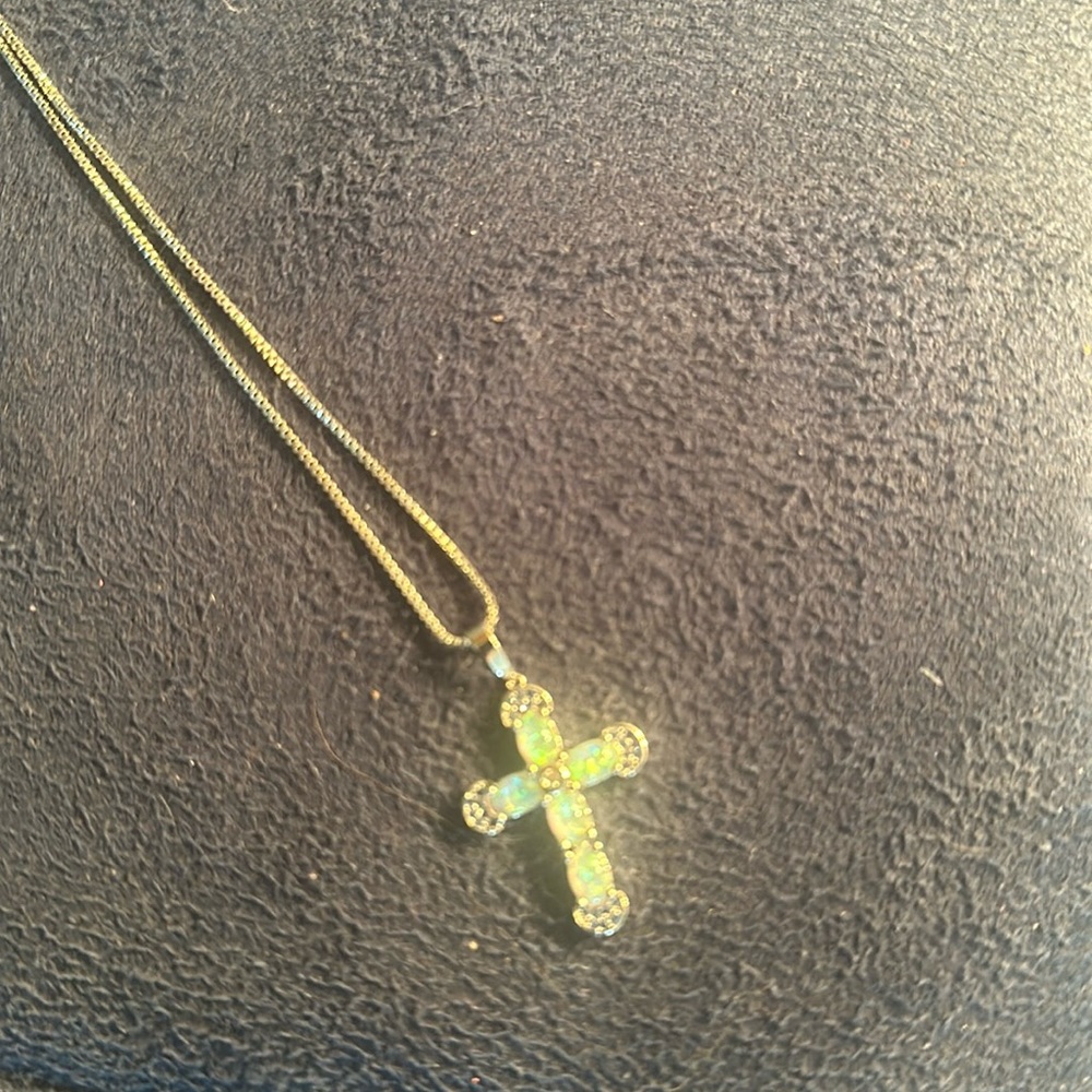Stunning 18” Silver Plated Opal cross Necklace
